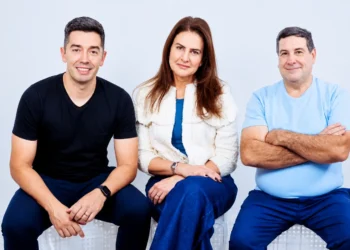Startup põe marmita de 6 meses na OXXO e aposta R$ 5,1 milhões em frango proteico