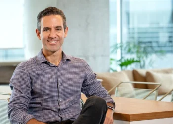 OpenAI nomeia David Vélez para conselho em meio a preparativos para possível IPO