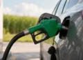 Gasolina com 32% de etanol pode elevar consumo e manutenção de carros antigos e importados