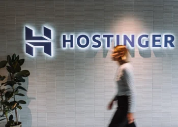 Hostinger alcança 200 mil clientes com ferramenta de e-mail baseada em IA