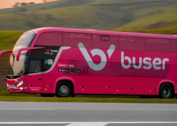 Buser compra startup de IA e cria hub tecnológico para transporte rodoviário