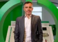 Schneider Electric usa IA para elevar entregas a 97% e reduzir emissões em até 65%