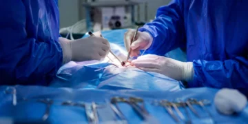 Healthtech brasileira aposta em IA preditiva para aumentar segurança em cirurgias