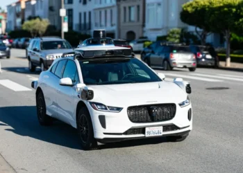Mercado global de robotáxis deve movimentar US$ 1 trilhão até 2040, diz Morgan Stanley