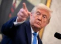 Trump retoma bloqueio ao Irã e impõe taxa de 20% sobre cargas em Ormuz