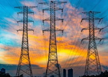 Startup cria sistema de baterias para reduzir conta de luz de pequenos negócios