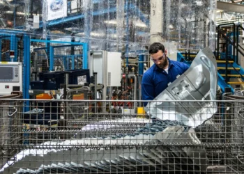Ford e GM disputam novos contratos militares