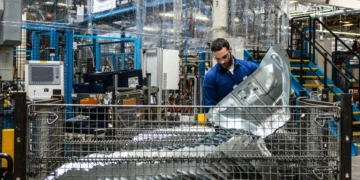Ford e GM disputam novos contratos militares