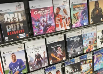 Sony encerra produção de jogos em mídia física para PlayStation e acelera transição digital