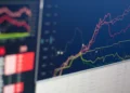 Dividendos superam Ibovespa no semestre; veja ações que lideraram os pagamentos