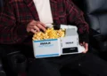 Baldes de pipoca viram negócio milionário para cinemas