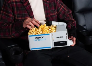 Baldes de pipoca viram negócio milionário para cinemas